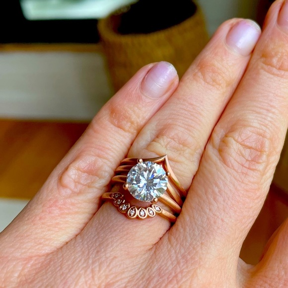J Hollywood Jewelry - NEO Moissanite 2.7 Carat Stacking Ring Set